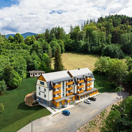 Hotel Edvard Frenstat pod Radhostem ภายนอก รูปภาพ